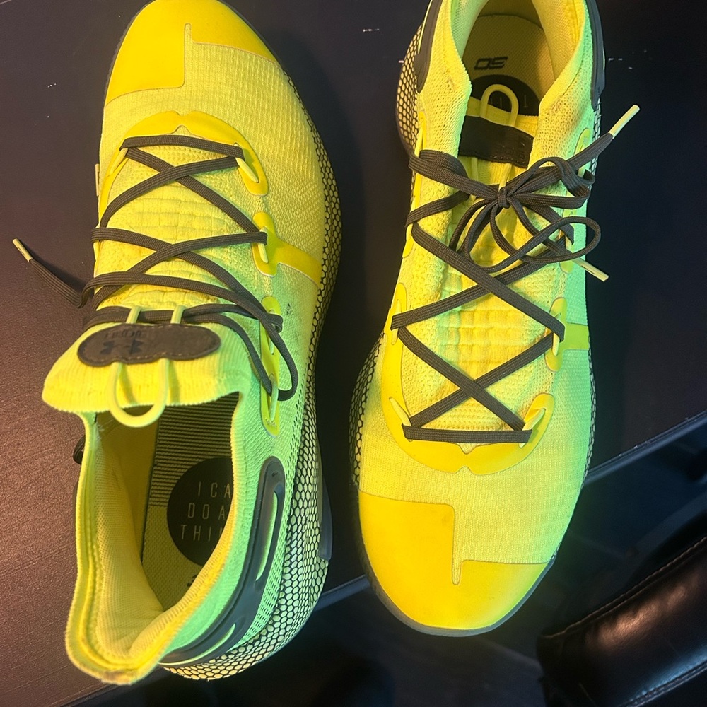 Under Armour Curry 6 Neon Green Sneakers size 15